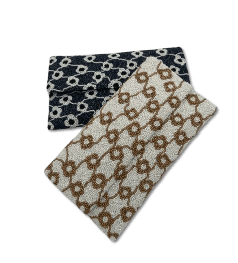 LINKED FLOWERS FLAP CLUTCH